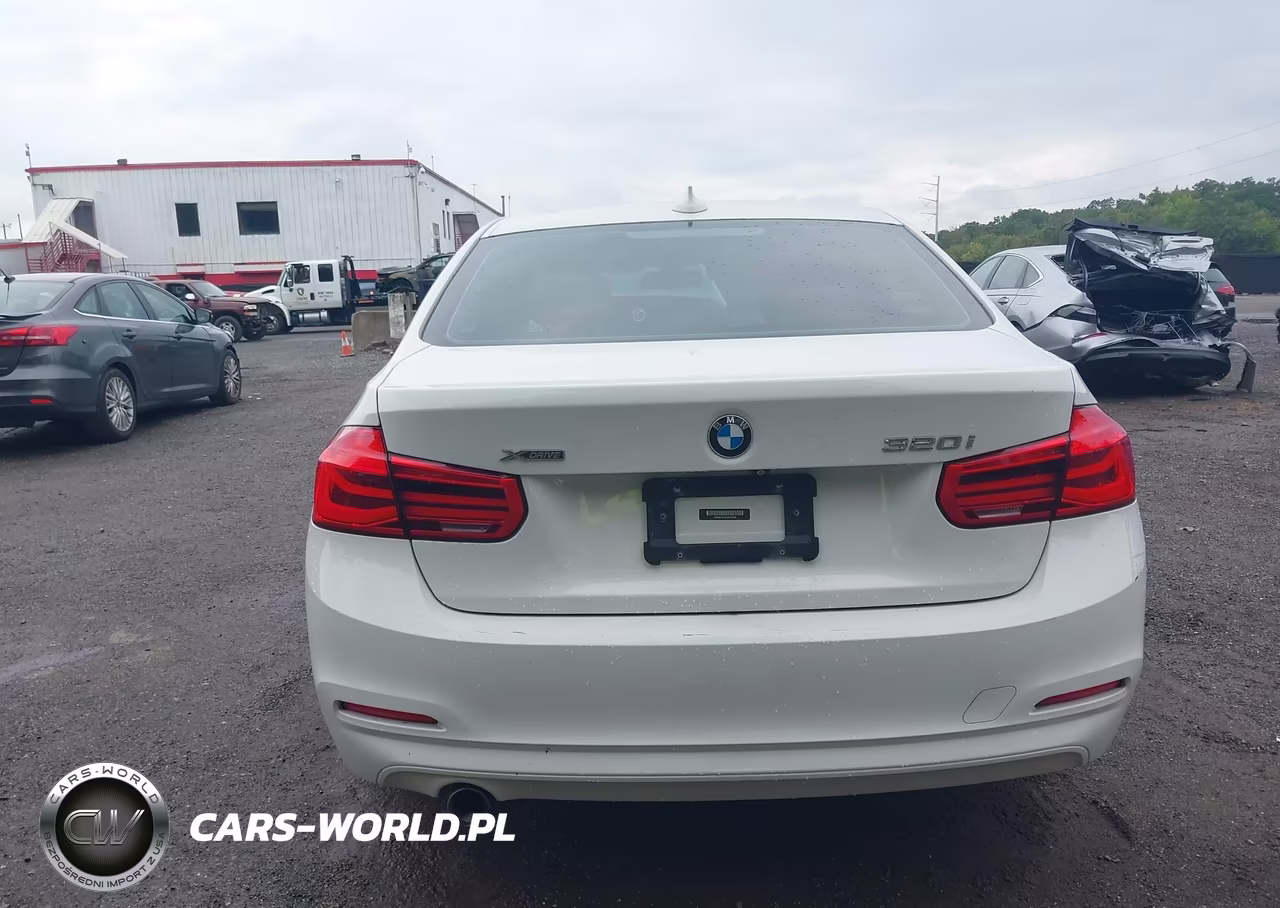 2018 BMW 320I xDrive VIN:WBA8A3C50JA357888 - 16