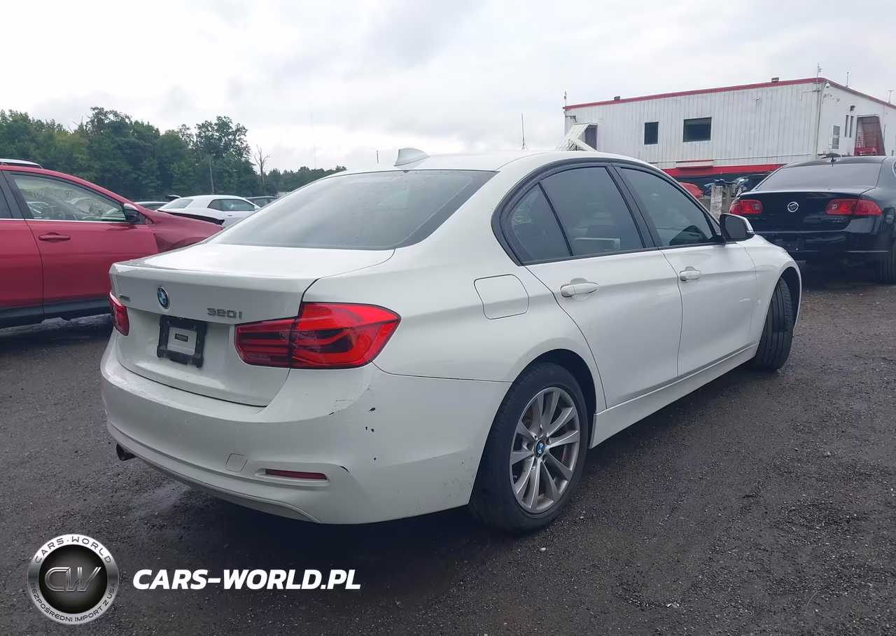 2018 BMW 320I xDrive VIN:WBA8A3C50JA357888 - 4