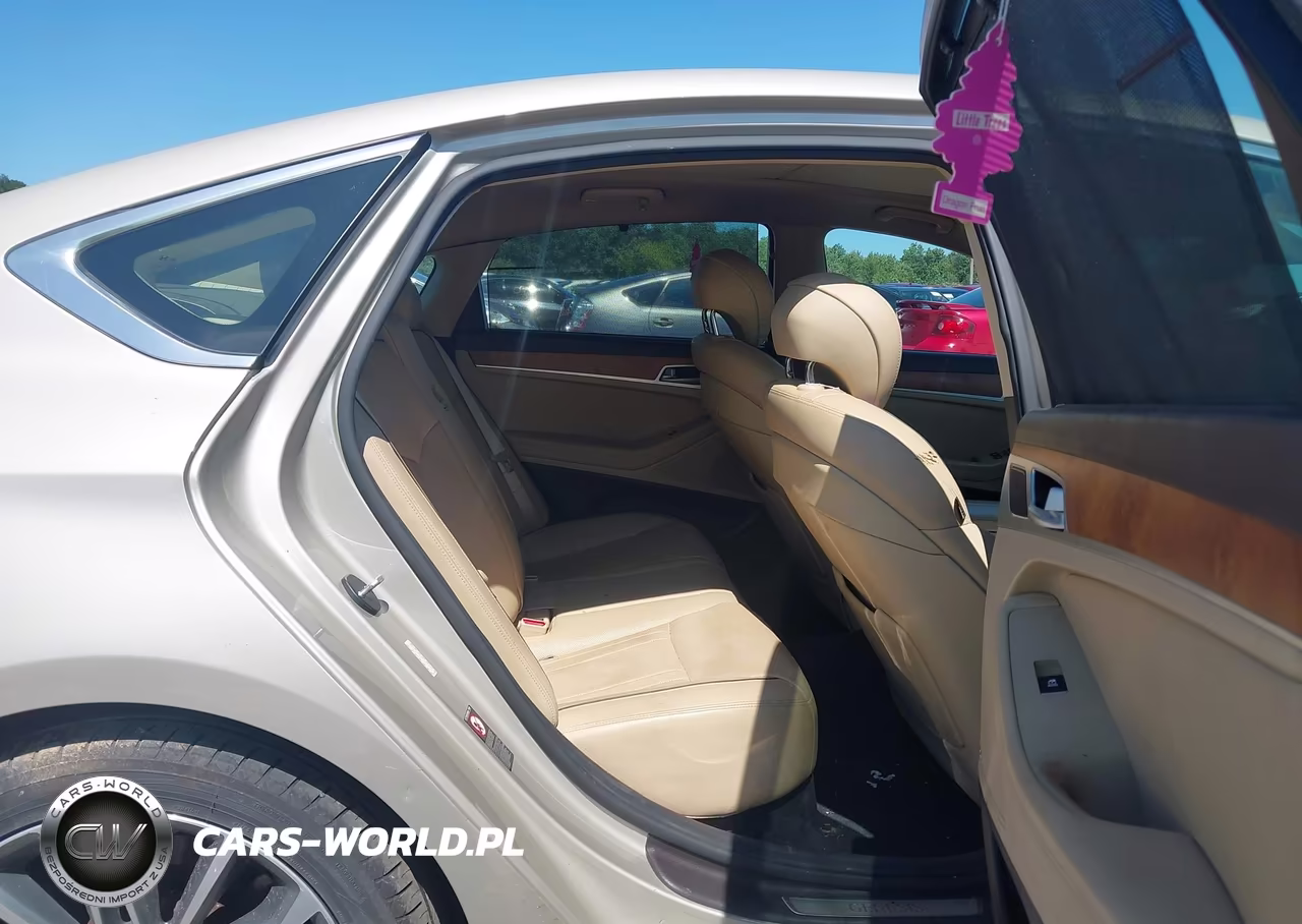 2015 Hyundai Genesis 3.8 VIN:KMHGN4JEXFU073990 - 8