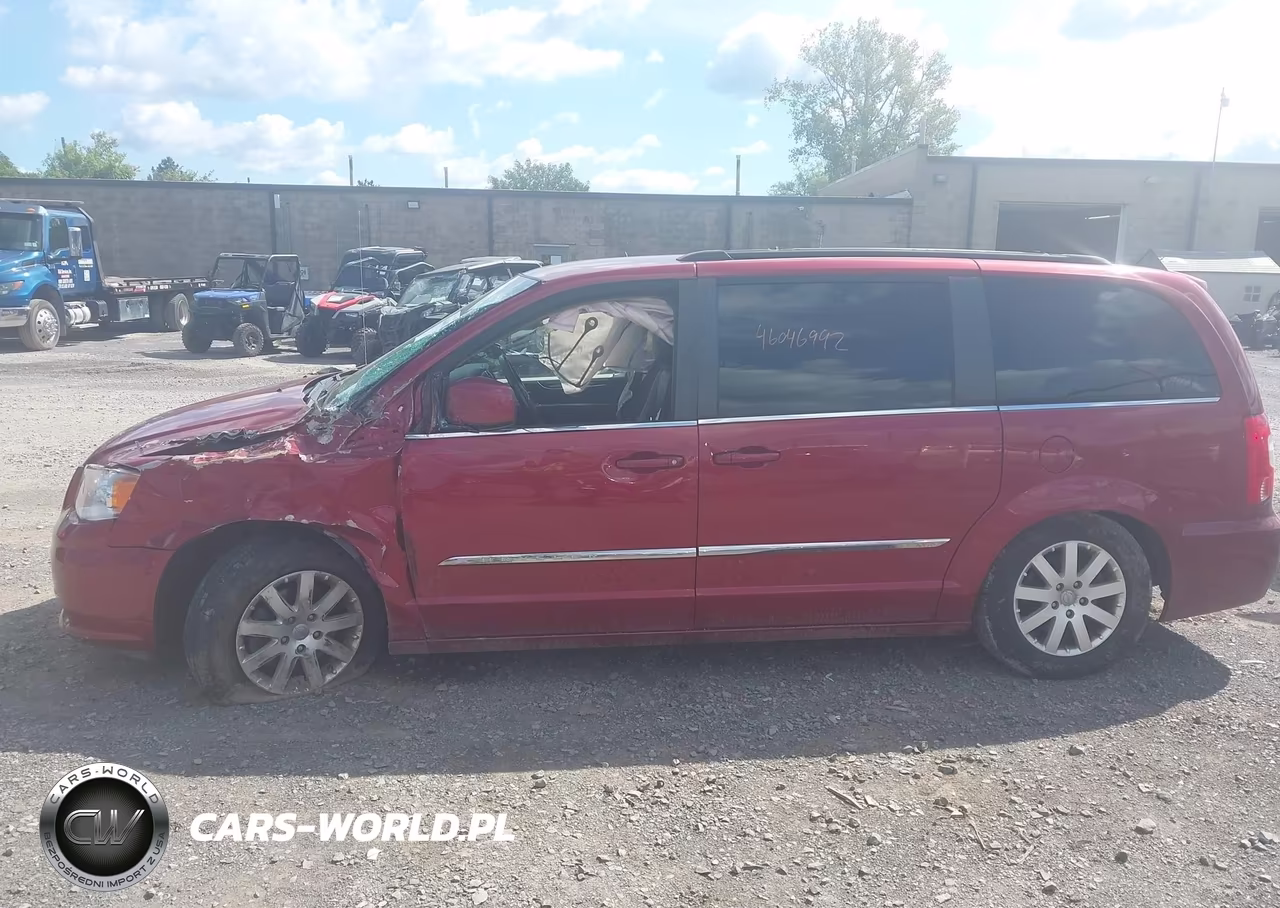 2015 Chrysler Town & Country Touring VIN:2C4RC1BG1FR577472 - 14