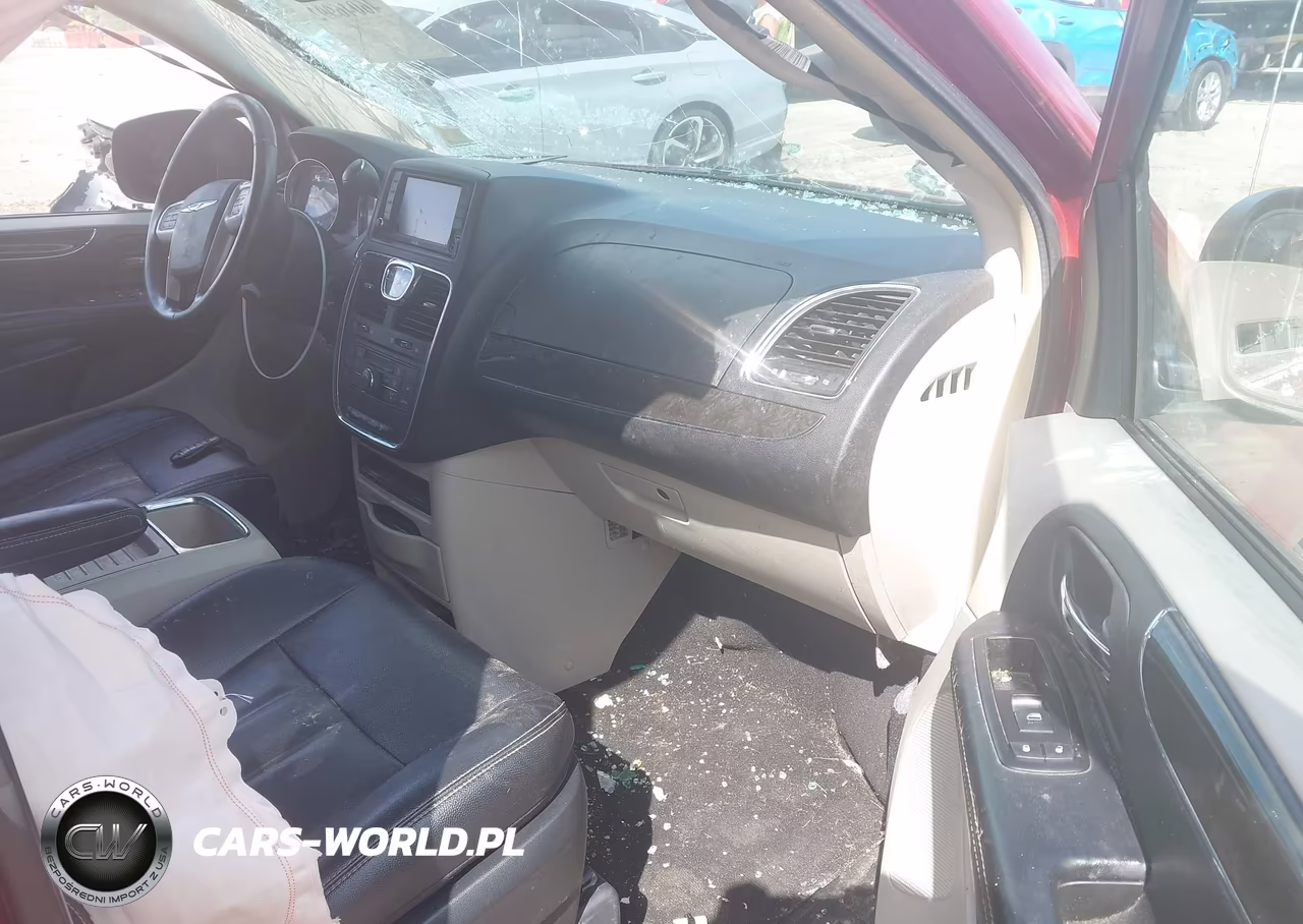 2015 Chrysler Town & Country Touring VIN:2C4RC1BG1FR577472 - 5