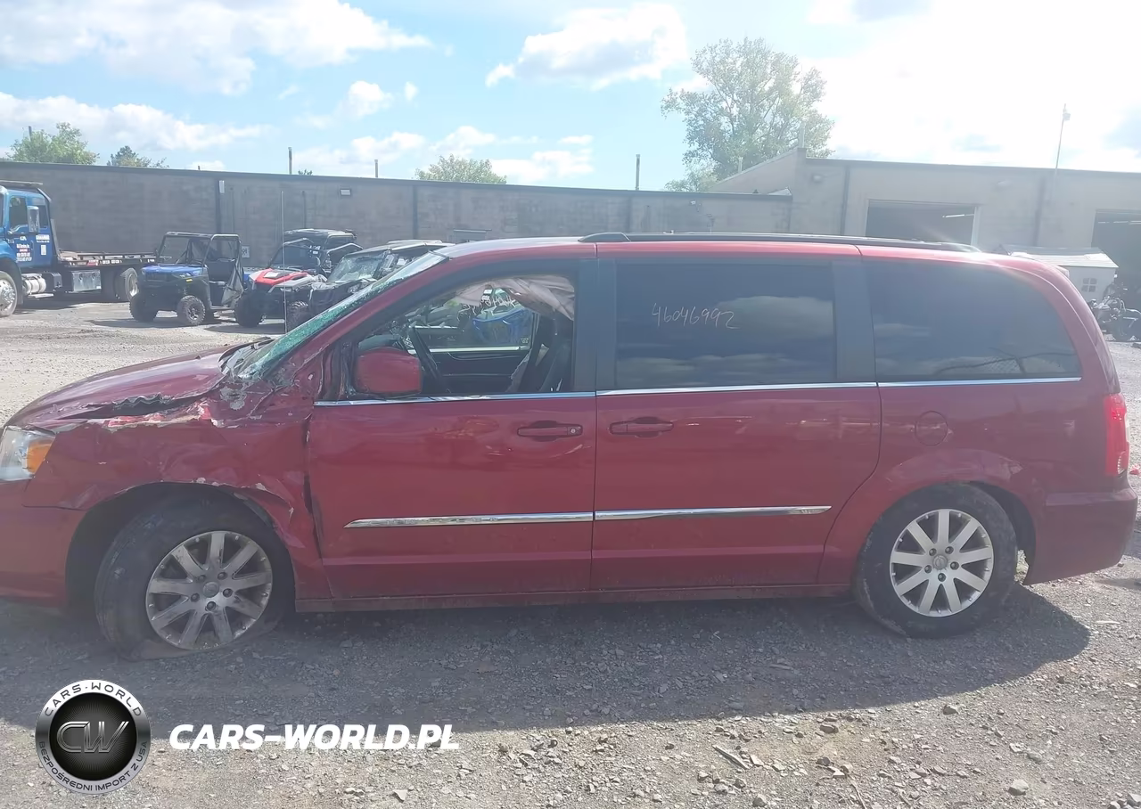 2015 Chrysler Town & Country Touring VIN:2C4RC1BG1FR577472 - 6