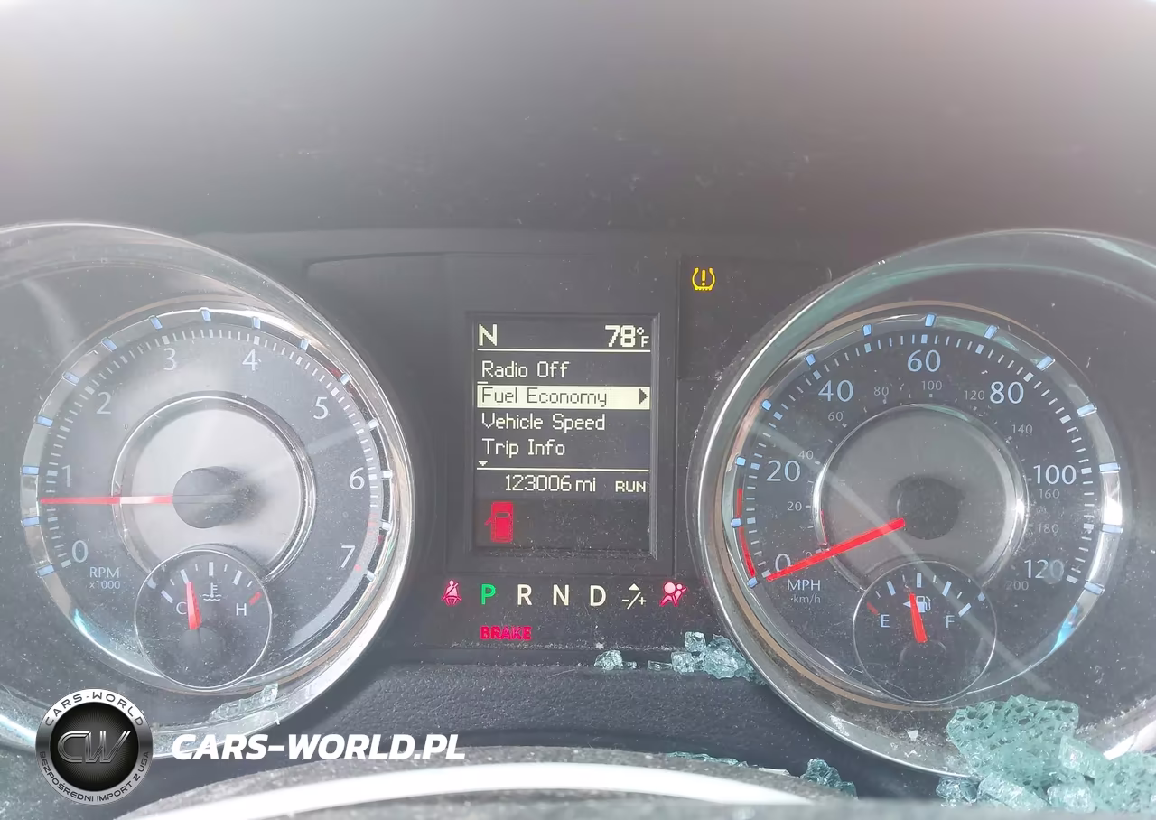 2015 Chrysler Town & Country Touring VIN:2C4RC1BG1FR577472 - 7
