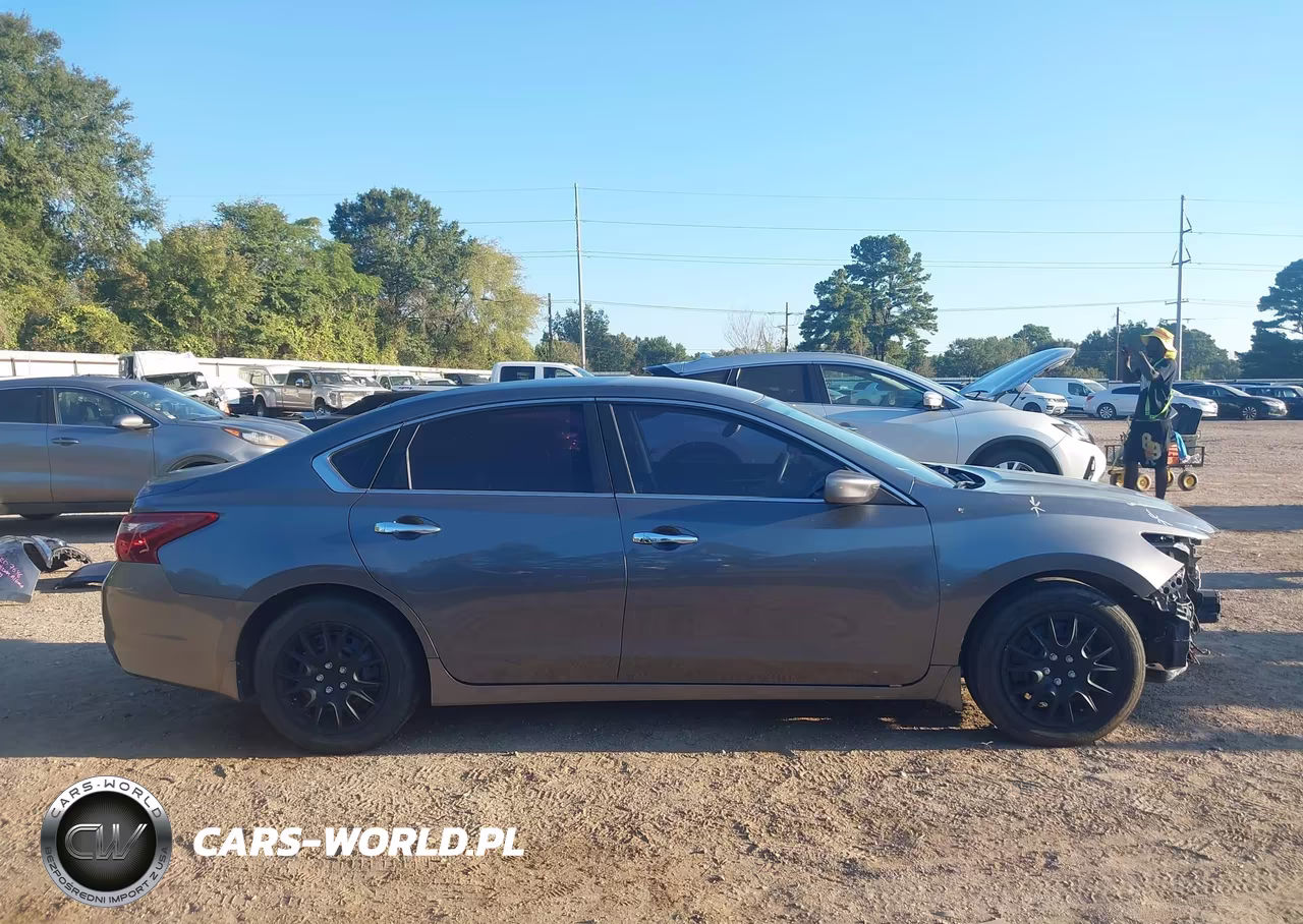 2018 Nissan Altima 2.5 S VIN:1N4AL3APXJC226822 - 14