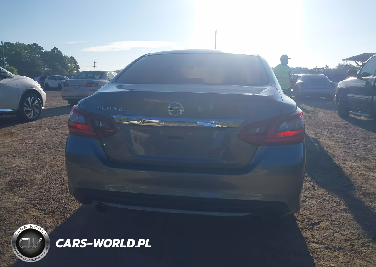 2018 Nissan Altima 2.5 S VIN:1N4AL3APXJC226822 - 17