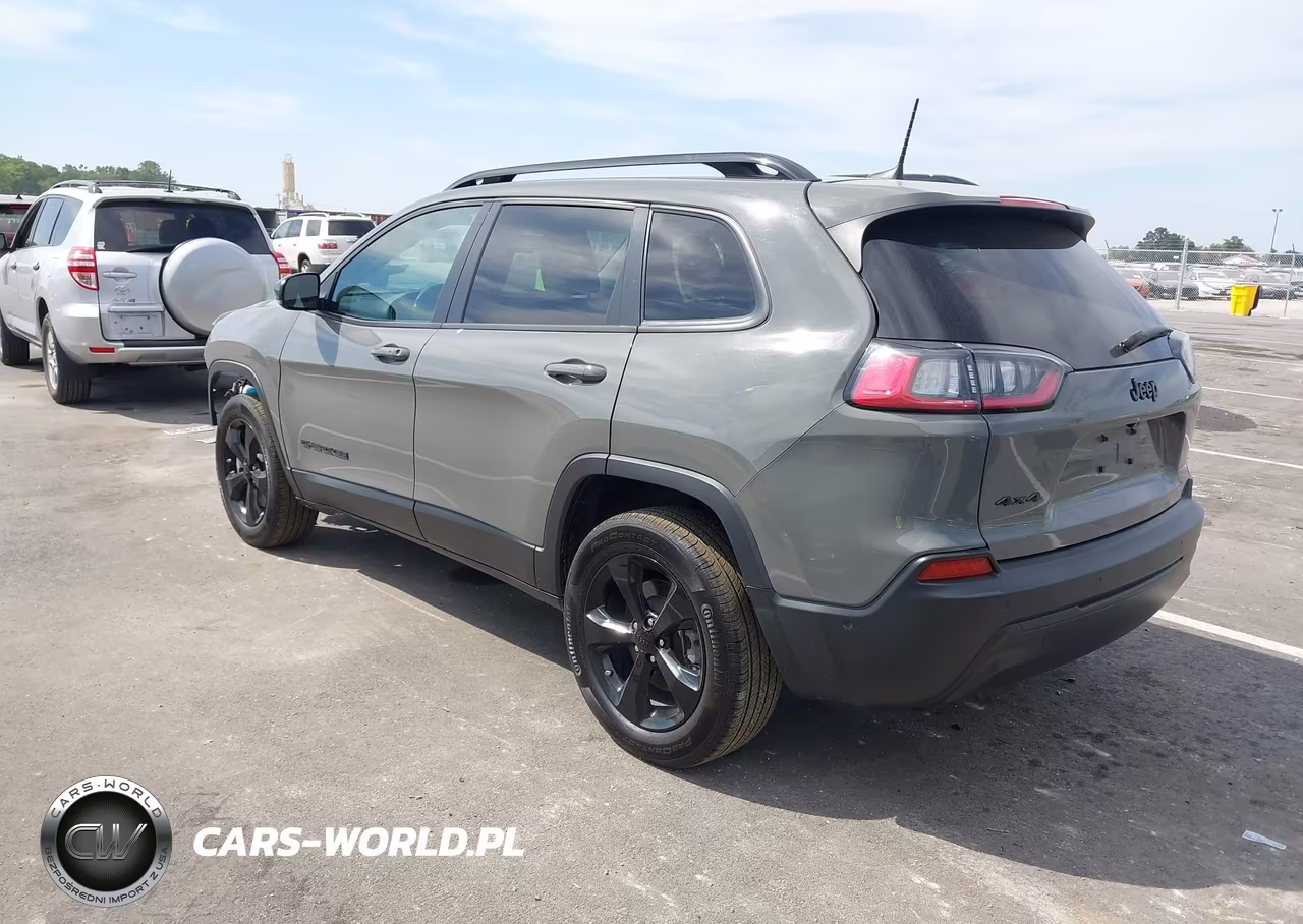 2023 Jeep Cherokee Altitude Lux 4X4 VIN:1C4PJMMB2PD107018 - 3