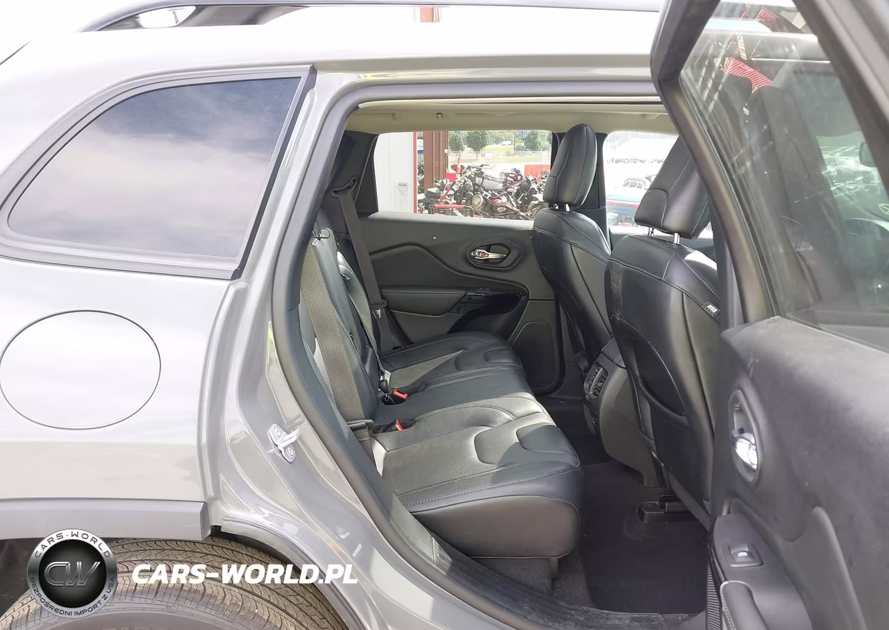 2023 Jeep Cherokee Altitude Lux 4X4 VIN:1C4PJMMB2PD107018 - 8