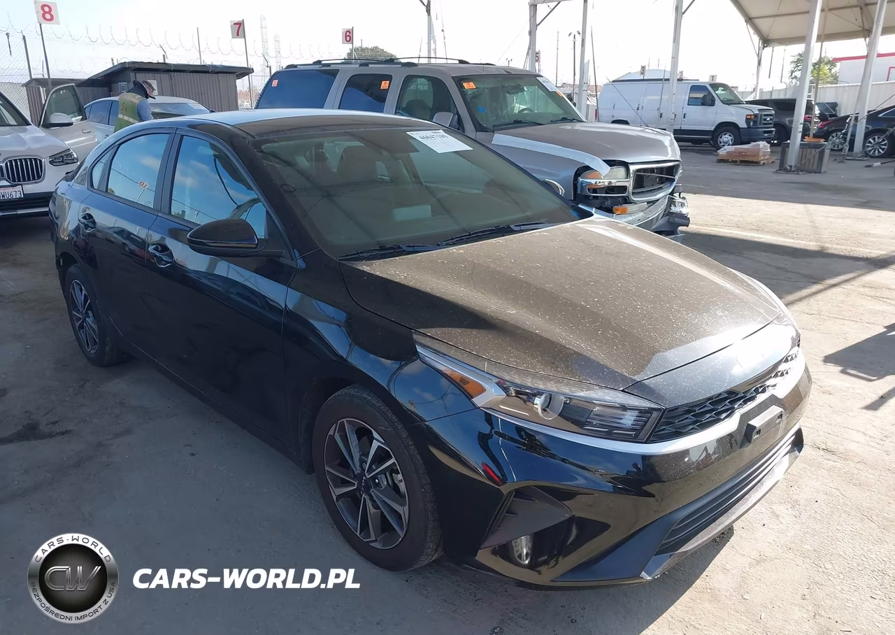 2024 Kia Forte Lxs