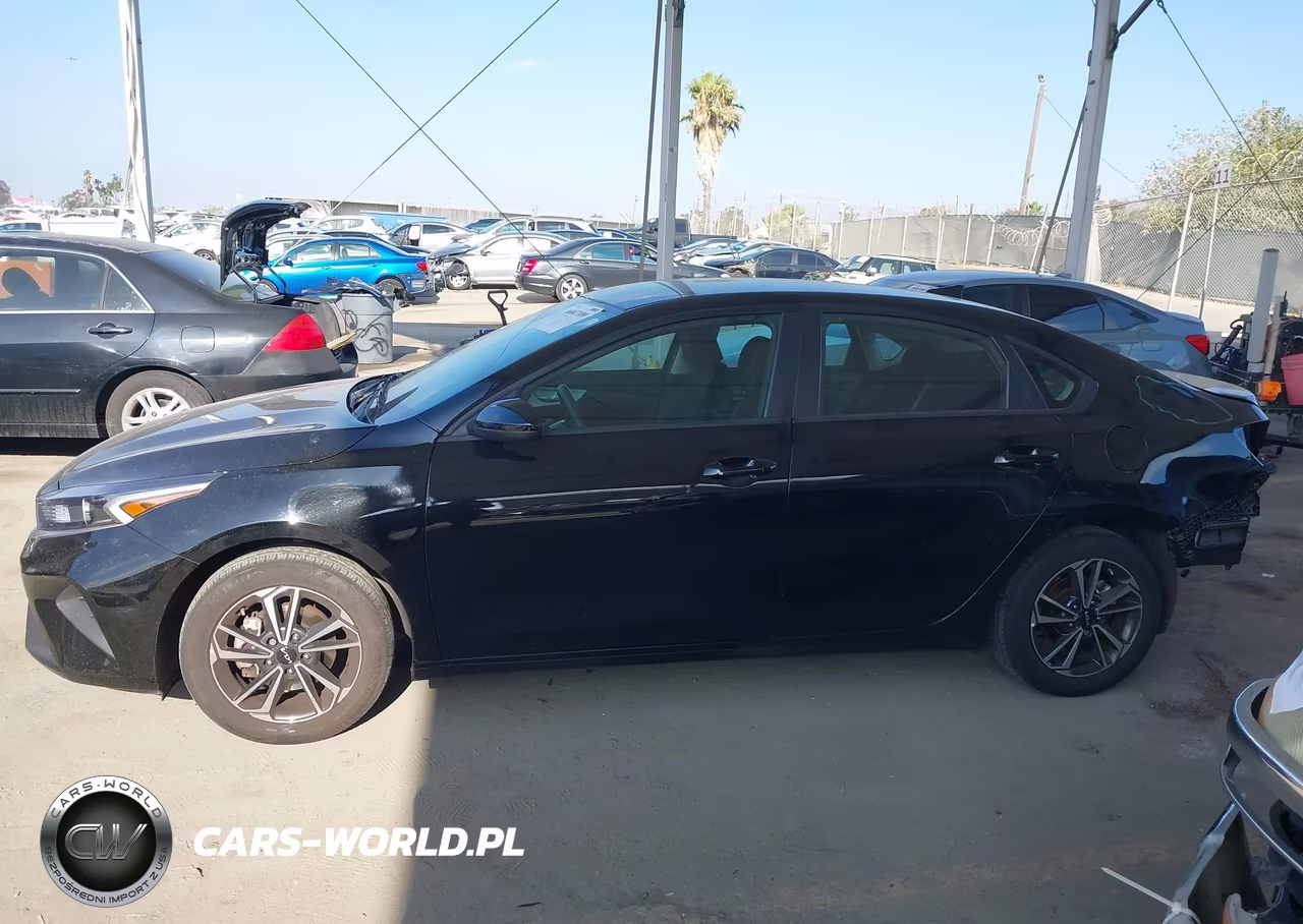 2024 Kia Forte Lxs VIN:3KPF24AD8RE731714 - 15
