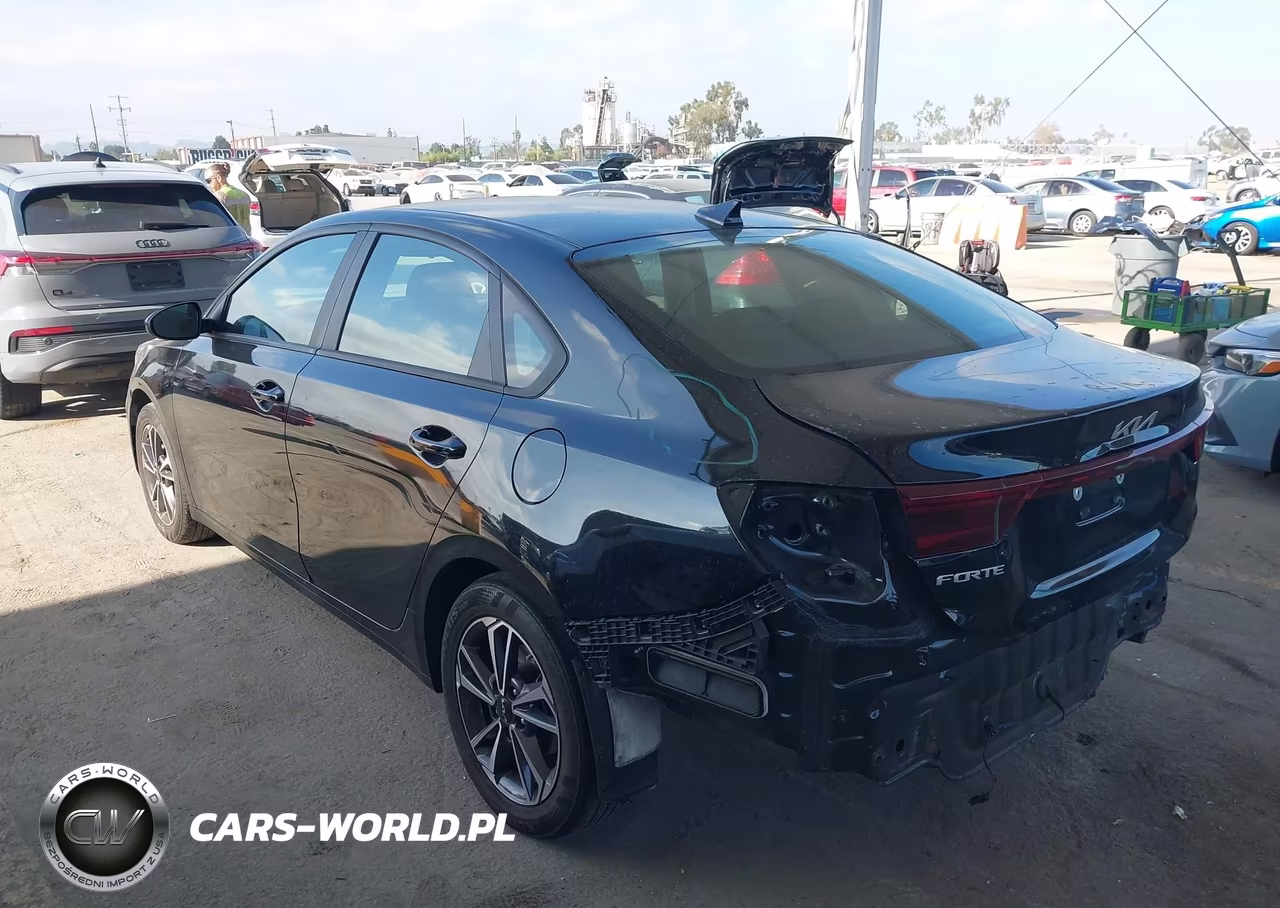 2024 Kia Forte Lxs VIN:3KPF24AD8RE731714 - 3