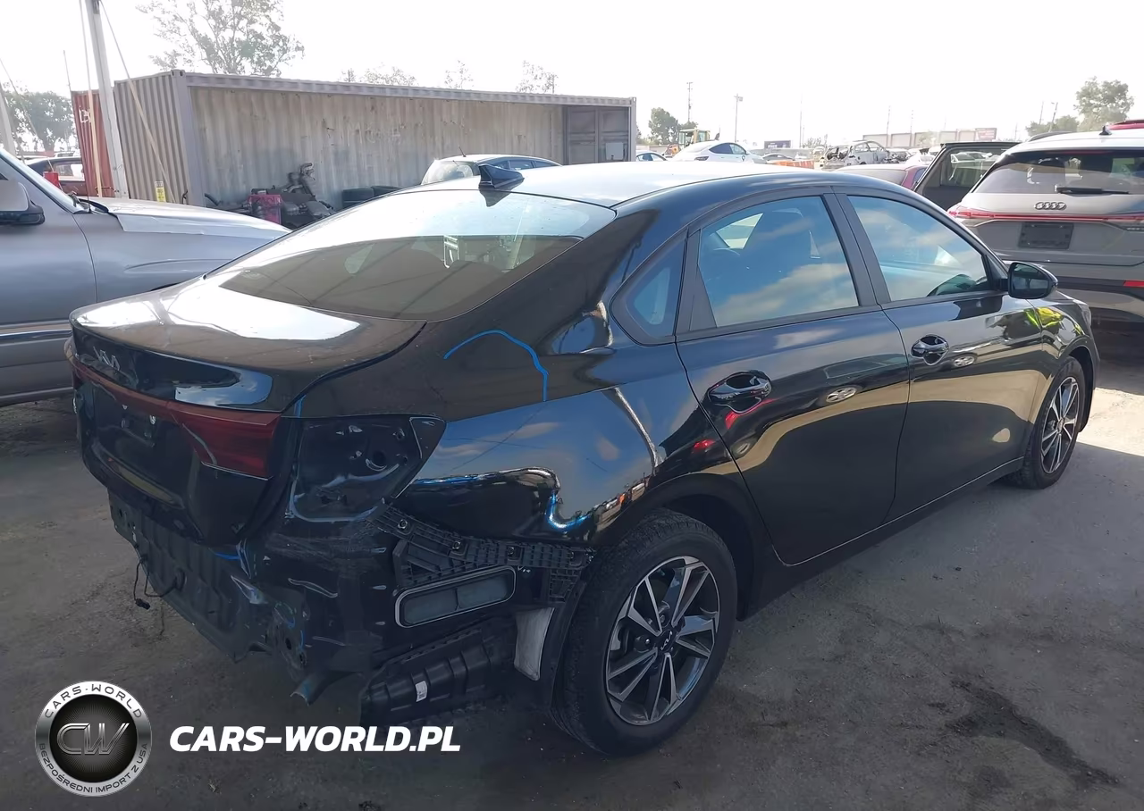 2024 Kia Forte Lxs VIN:3KPF24AD8RE731714 - 4