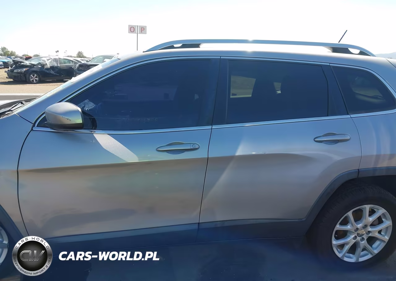 2017 Jeep Cherokee Latitude Fwd VIN:1C4PJLCBXHD235956 - 14