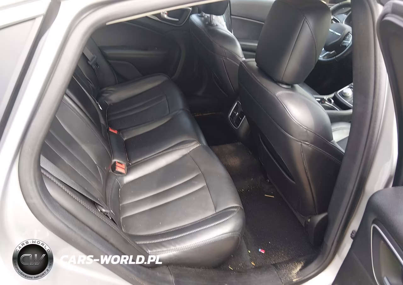 2015 Chrysler 200 C VIN:1C3CCCCB6FN508380 - 8