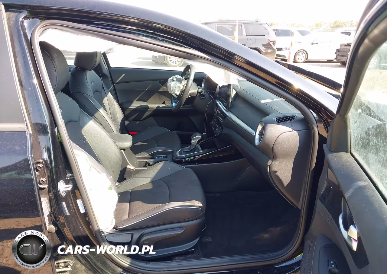 2024 Kia Forte Gt-Line VIN:3KPF54AD8RE833571 - 5