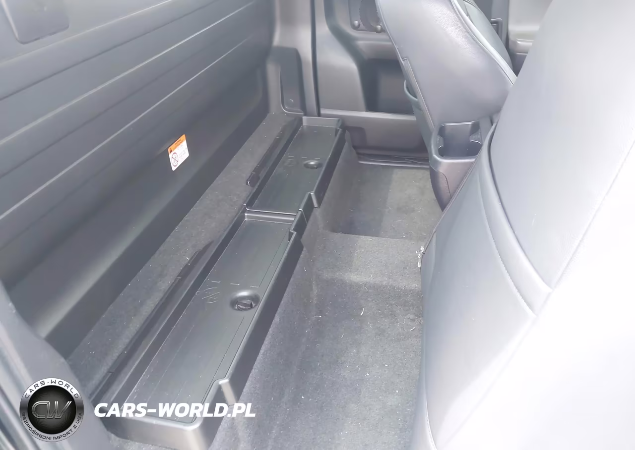 2018 Toyota Tacoma Sr VIN:5TFRX5GN5JX103750 - 8