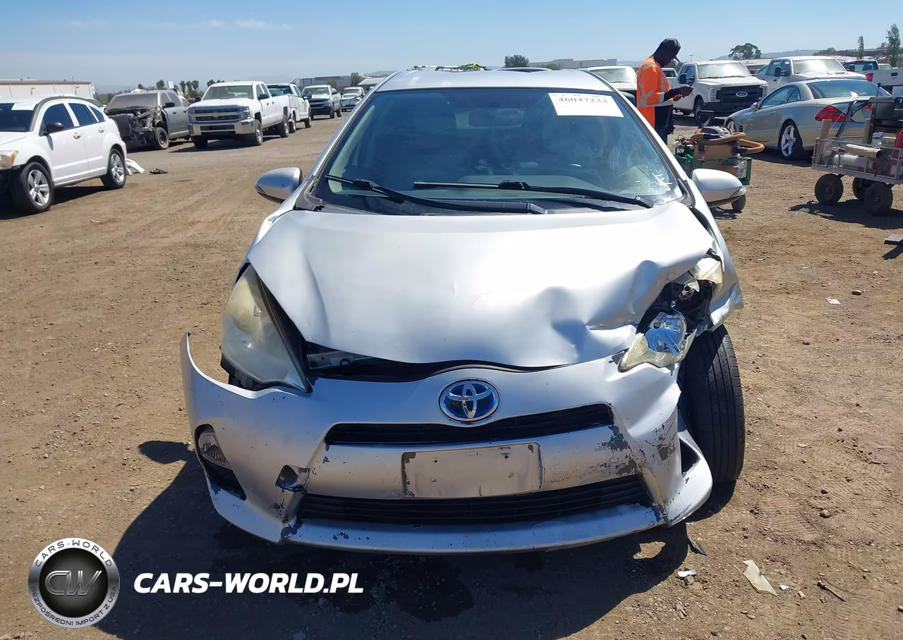 2014 Toyota Prius C One VIN:JTDKDTB32E1561775 - 11