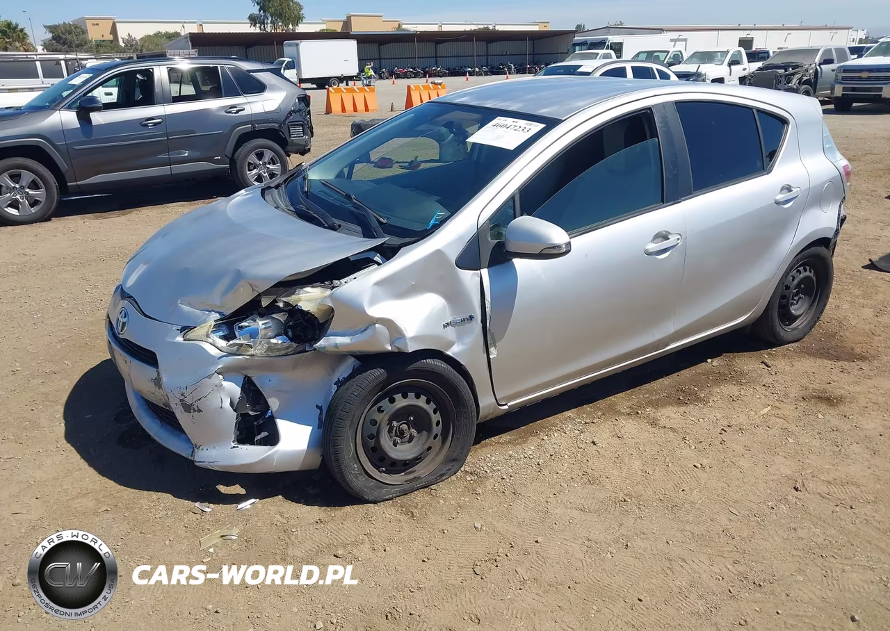 2014 Toyota Prius C One VIN:JTDKDTB32E1561775 - 2