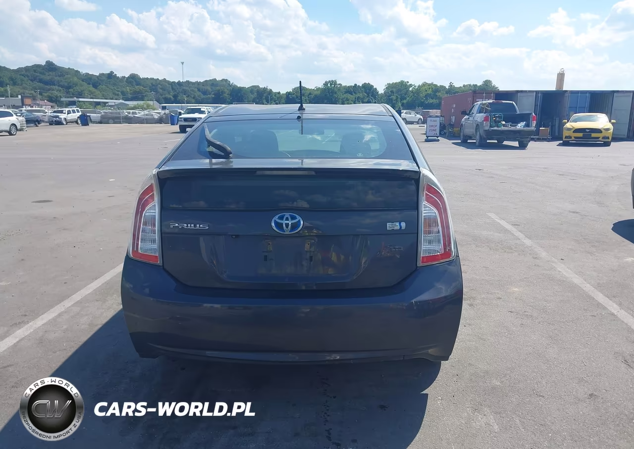 2015 Toyota Prius Two VIN:JTDKN3DU3F1869090 - 15