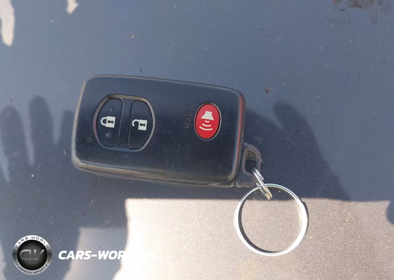 2015 Toyota Prius Two VIN:JTDKN3DU3F1869090 - 9