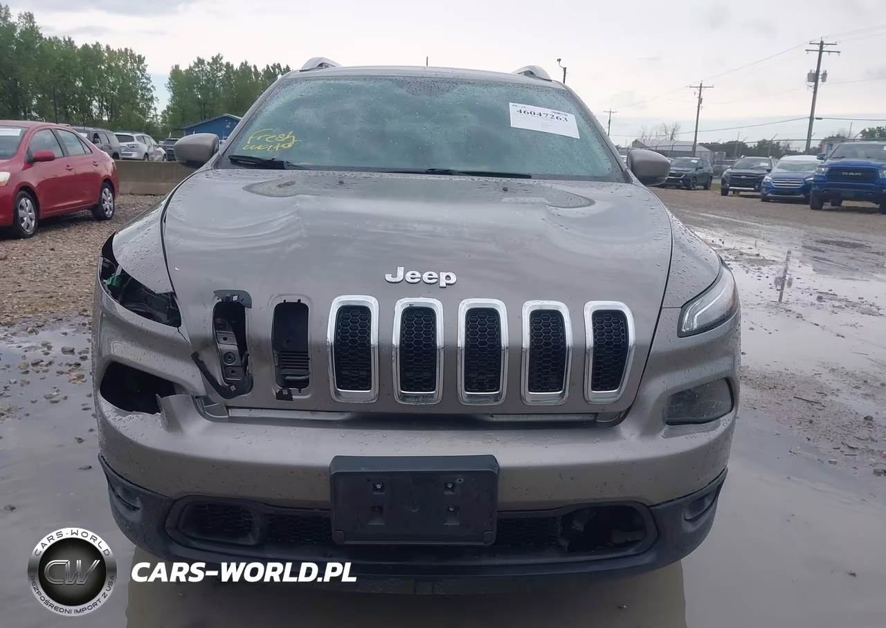 2018 Jeep Cherokee Latitude Plus 4X4 VIN:1C4PJMLX4JD586143 - 12