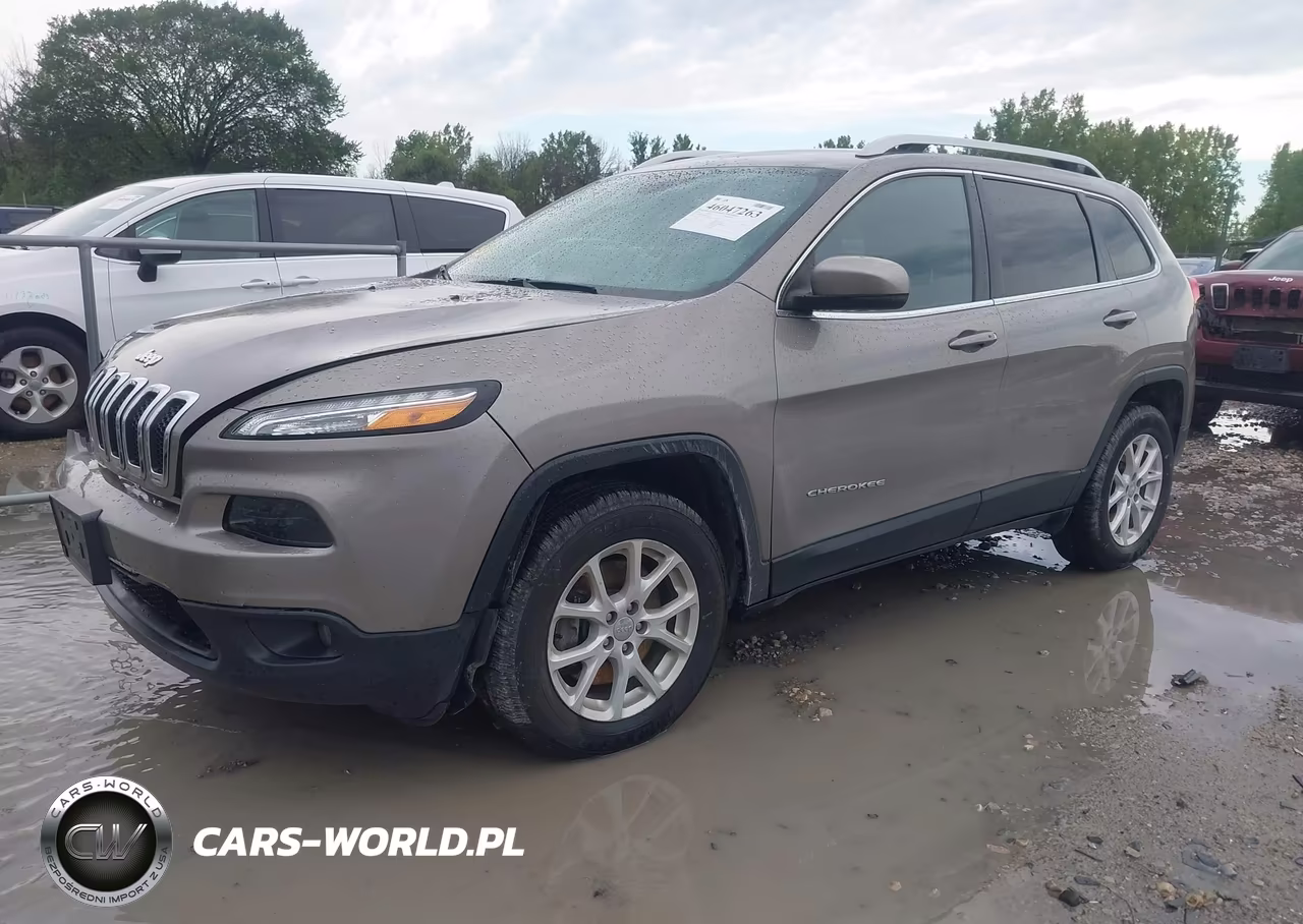 2018 Jeep Cherokee Latitude Plus 4X4 VIN:1C4PJMLX4JD586143 - 2