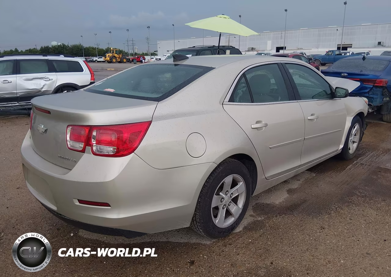 2015 Chevrolet Malibu Ls VIN:1G11B5SL7FF221113 - 4