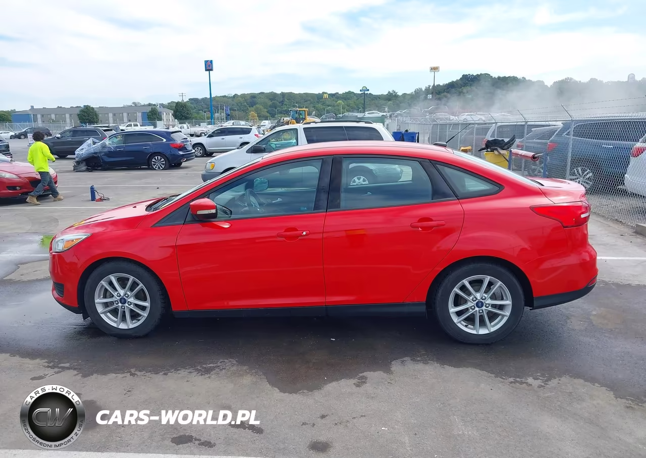2017 Ford Focus Se VIN:1FADP3F21HL256297 - 14
