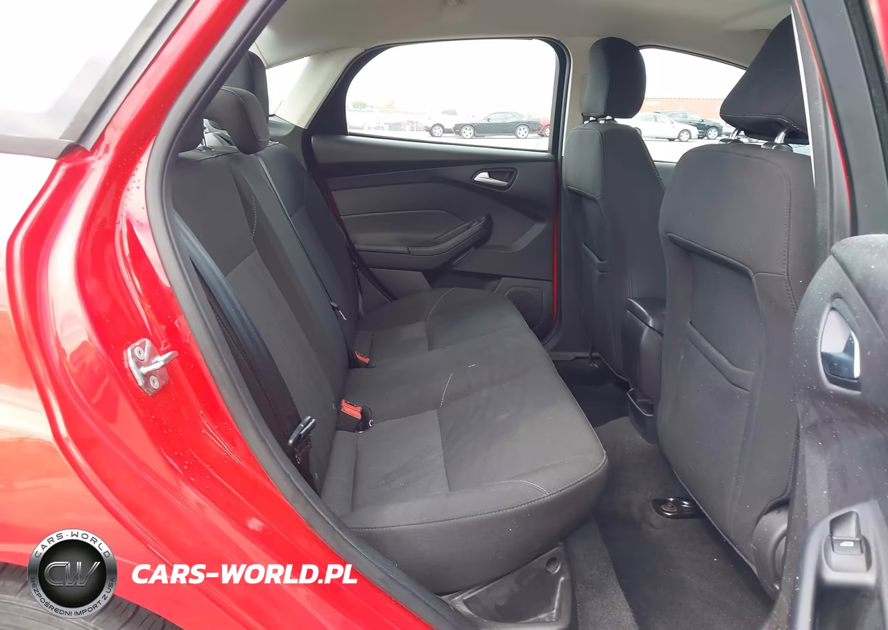 2017 Ford Focus Se VIN:1FADP3F21HL256297 - 8