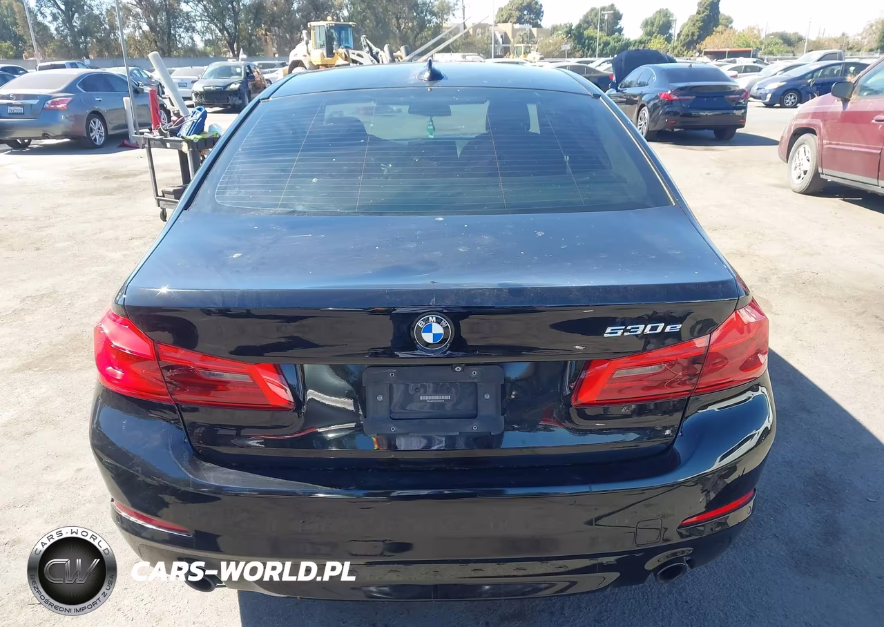 2018 BMW 530E Iperformance VIN:WBAJA9C58JG623238 - 17