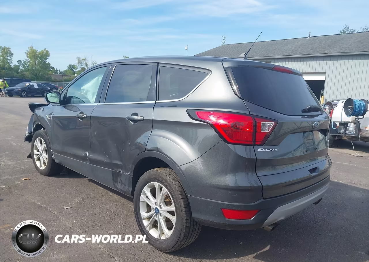 2019 Ford Escape Se VIN:1FMCU9GDXKUA77349 - 3