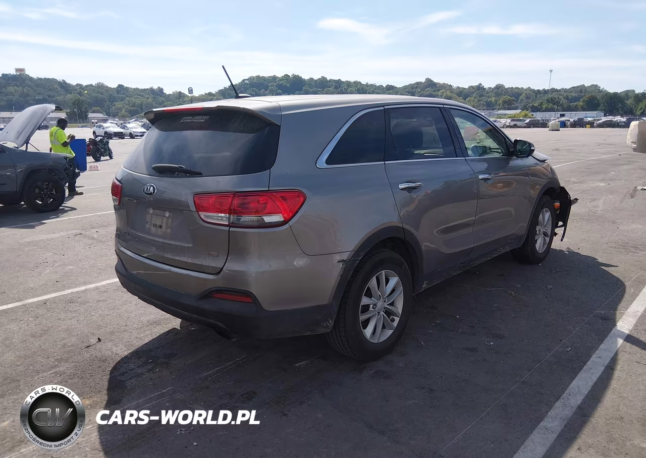2017 Kia Sorento 2.4L L VIN:5XYPG4A30HG283984 - 4