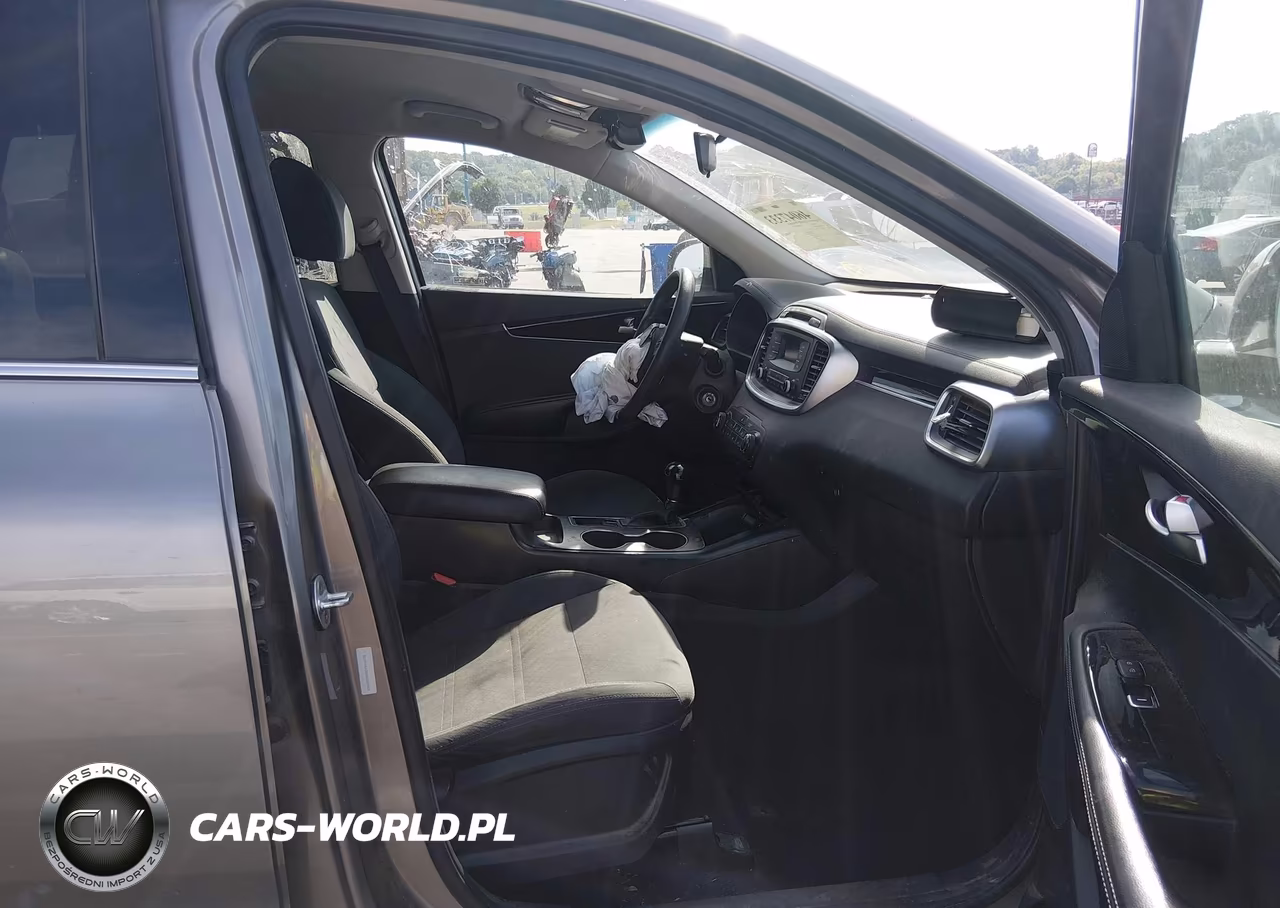2017 Kia Sorento 2.4L L VIN:5XYPG4A30HG283984 - 5