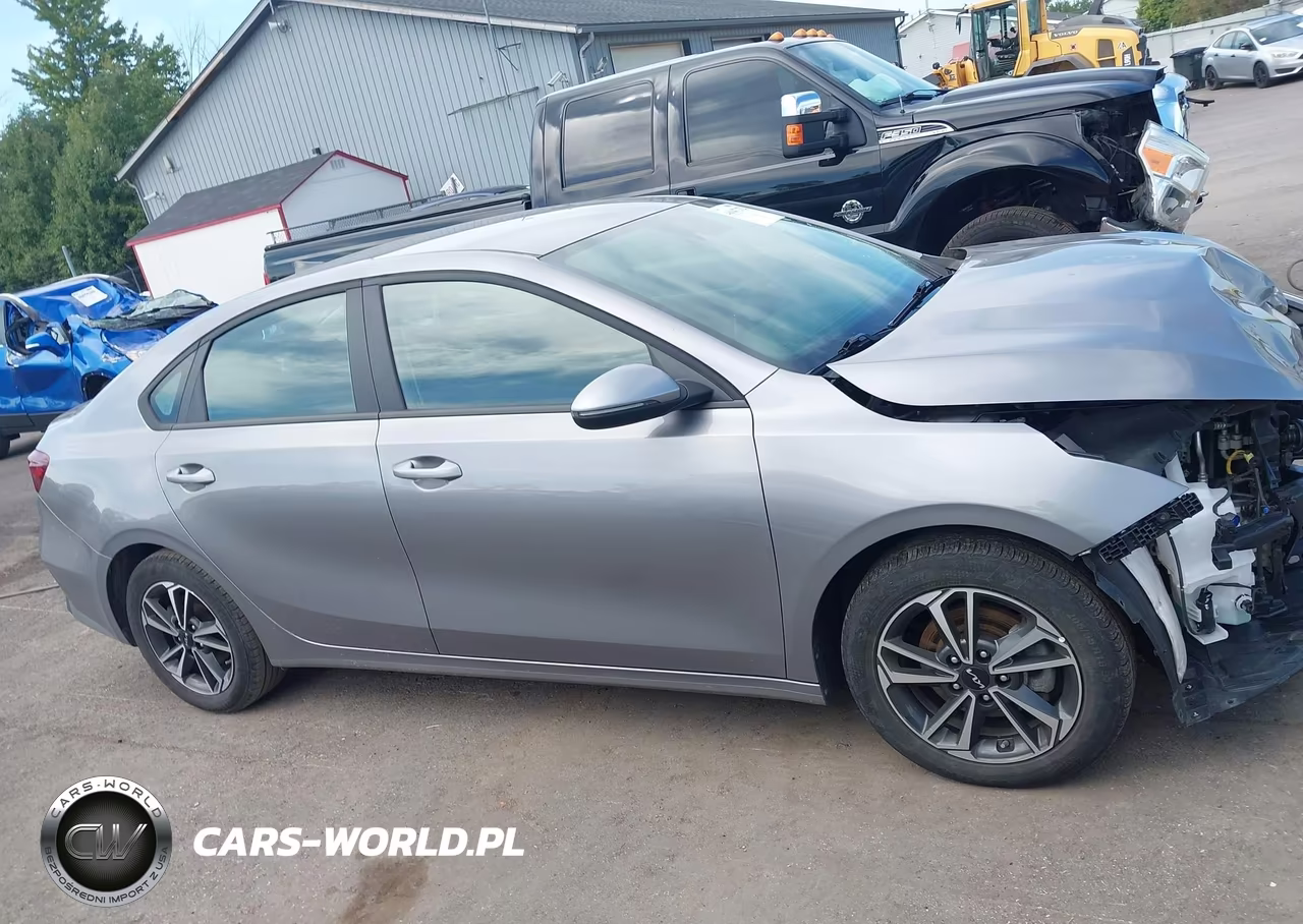2024 Kia Forte Lxs VIN:3KPF24AD2RE826740 - 14