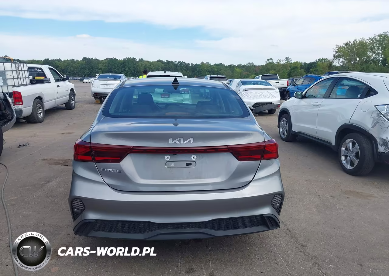 2024 Kia Forte Lxs VIN:3KPF24AD2RE826740 - 17