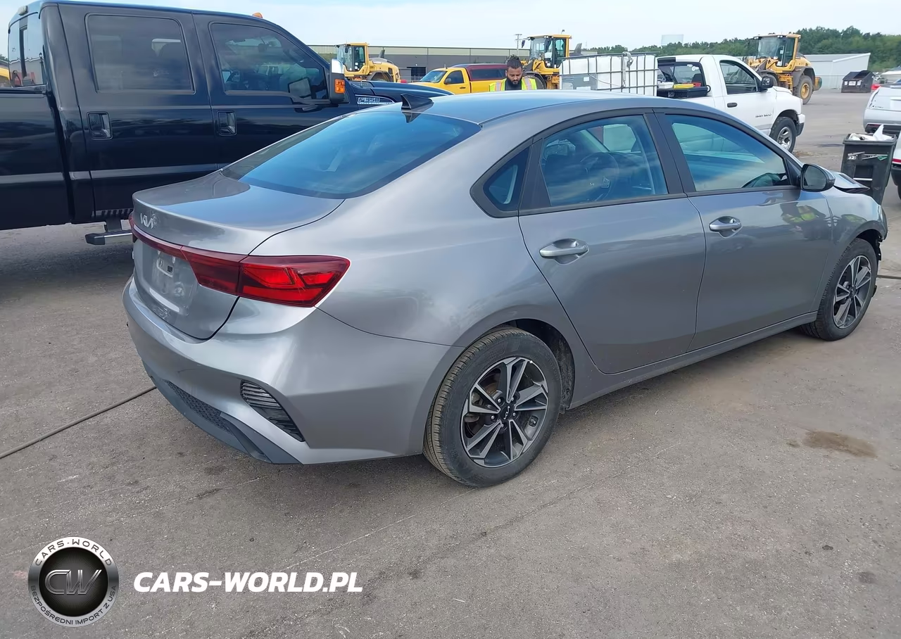 2024 Kia Forte Lxs VIN:3KPF24AD2RE826740 - 4
