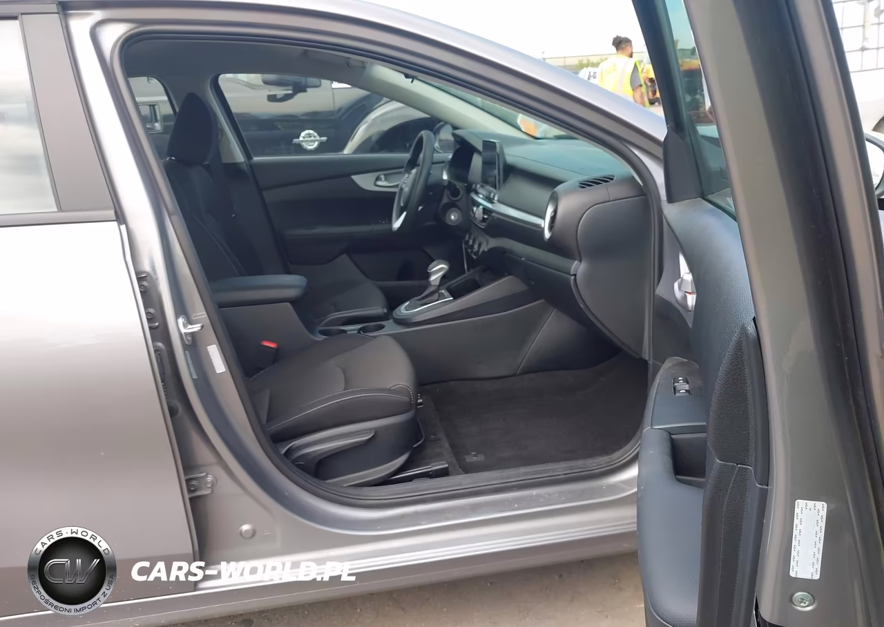 2024 Kia Forte Lxs VIN:3KPF24AD2RE826740 - 5