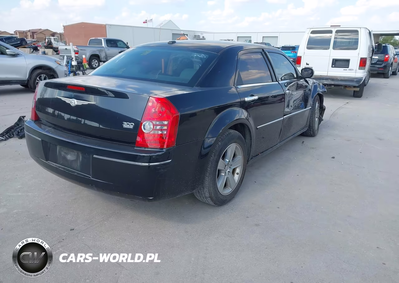 2010 Chrysler 300 Touring-Signature Series-Executive Series VIN:2C3CA5CV3AH262868 - 4