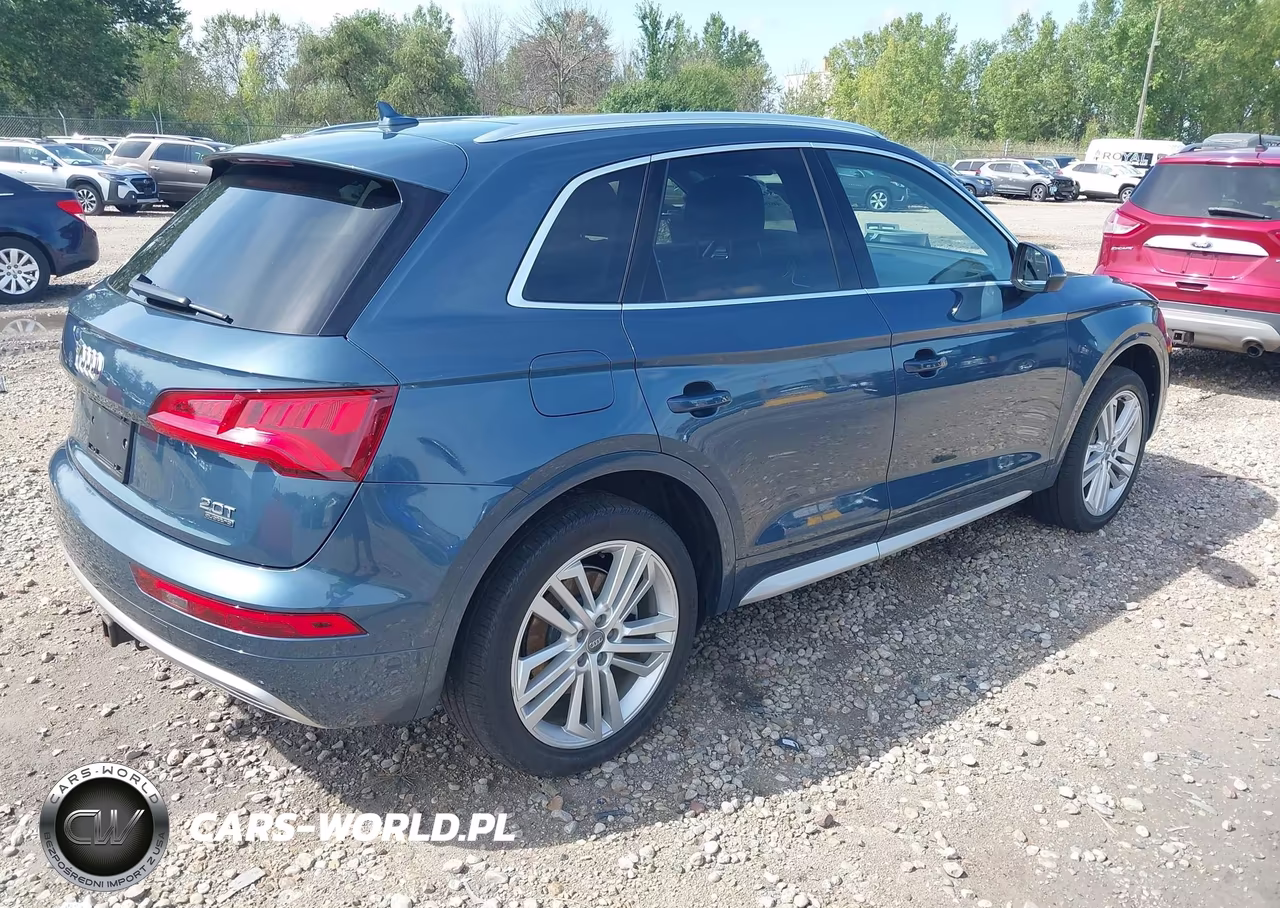 2018 Audi Q5 2.0T Premium-2.0T Tech Premium VIN:WA1CNAFY6J2225704 - 4