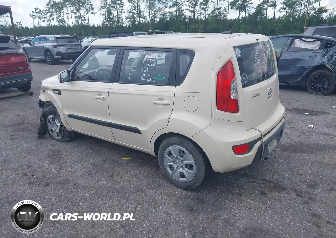 2013 Kia Soul VIN:KNDJT2A56D7758214 - 3