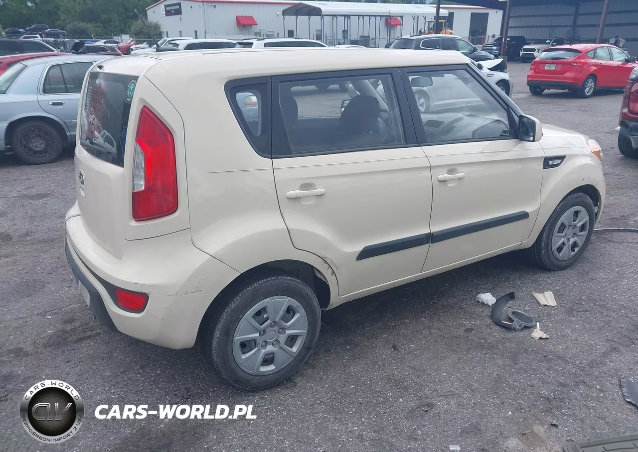 2013 Kia Soul VIN:KNDJT2A56D7758214 - 4