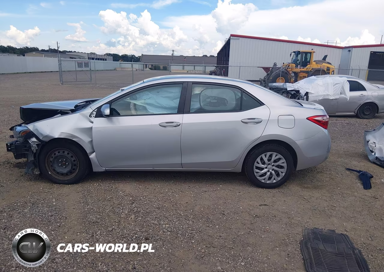 2017 Toyota Corolla Le VIN:2T1BURHE0HC946120 - 14
