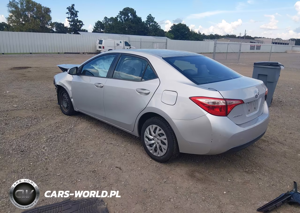 2017 Toyota Corolla Le VIN:2T1BURHE0HC946120 - 3