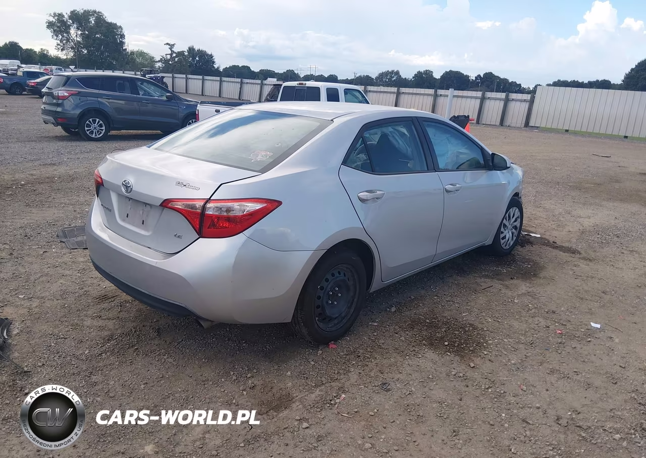 2017 Toyota Corolla Le VIN:2T1BURHE0HC946120 - 4
