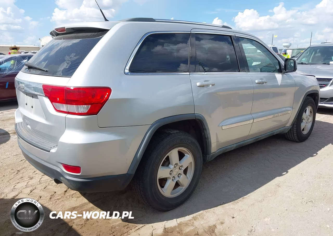 2011 Jeep Grand Cherokee Laredo VIN:1J4RS4GG2BC515654 - 4