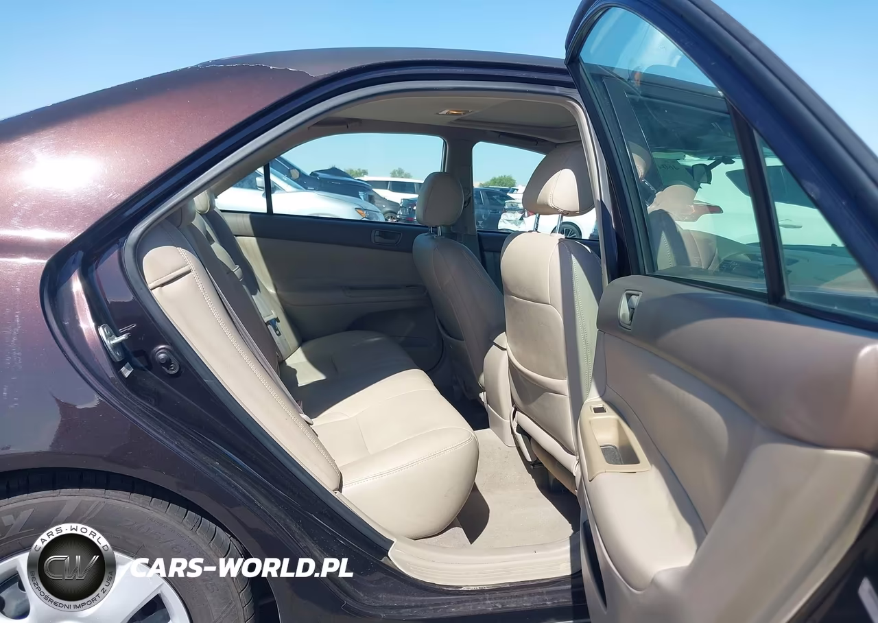 2002 Toyota Camry Le VIN:4T1BE32K62U607800 - 8