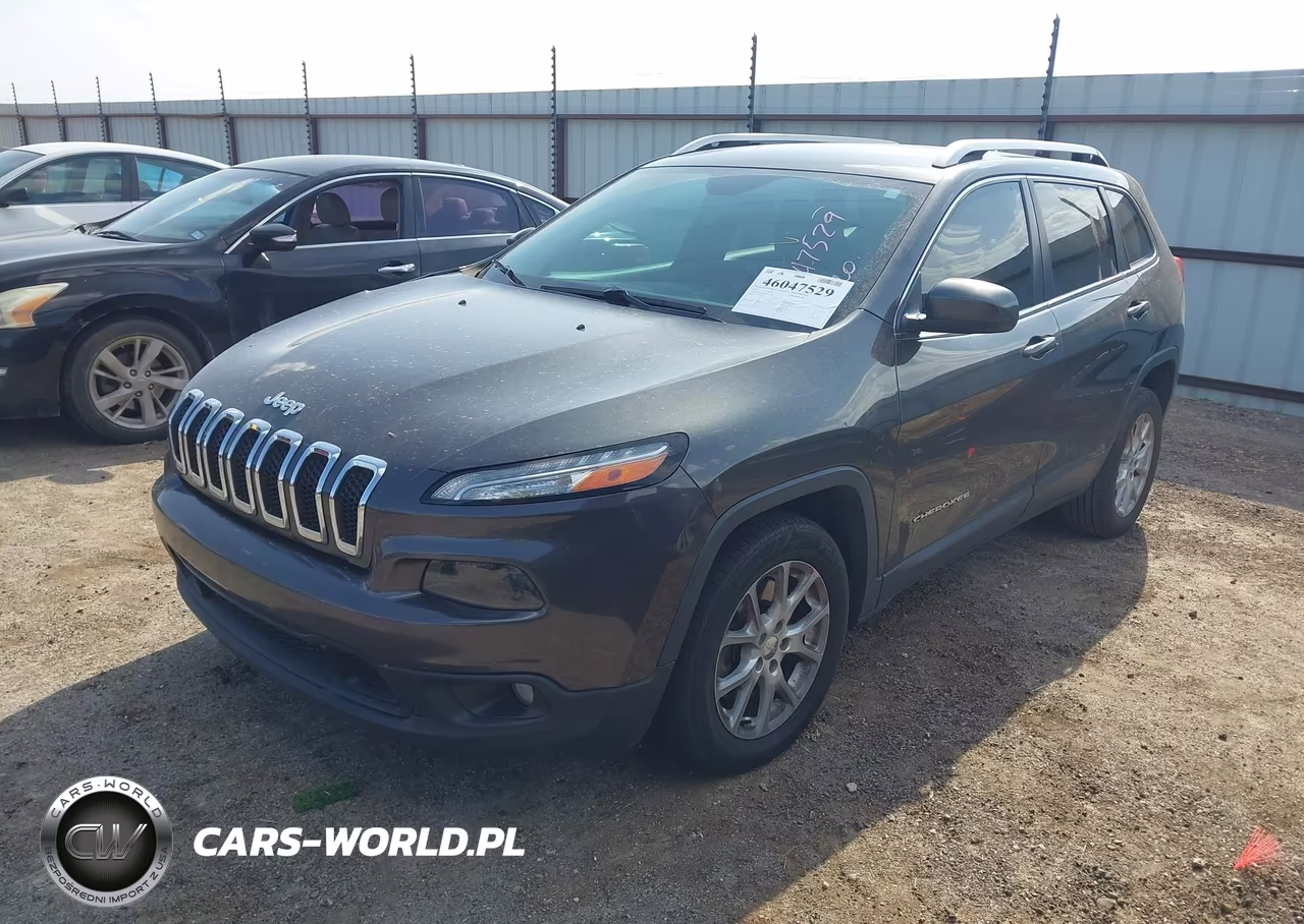 2015 Jeep Cherokee Latitude VIN:1C4PJLCB4FW554061 - 2