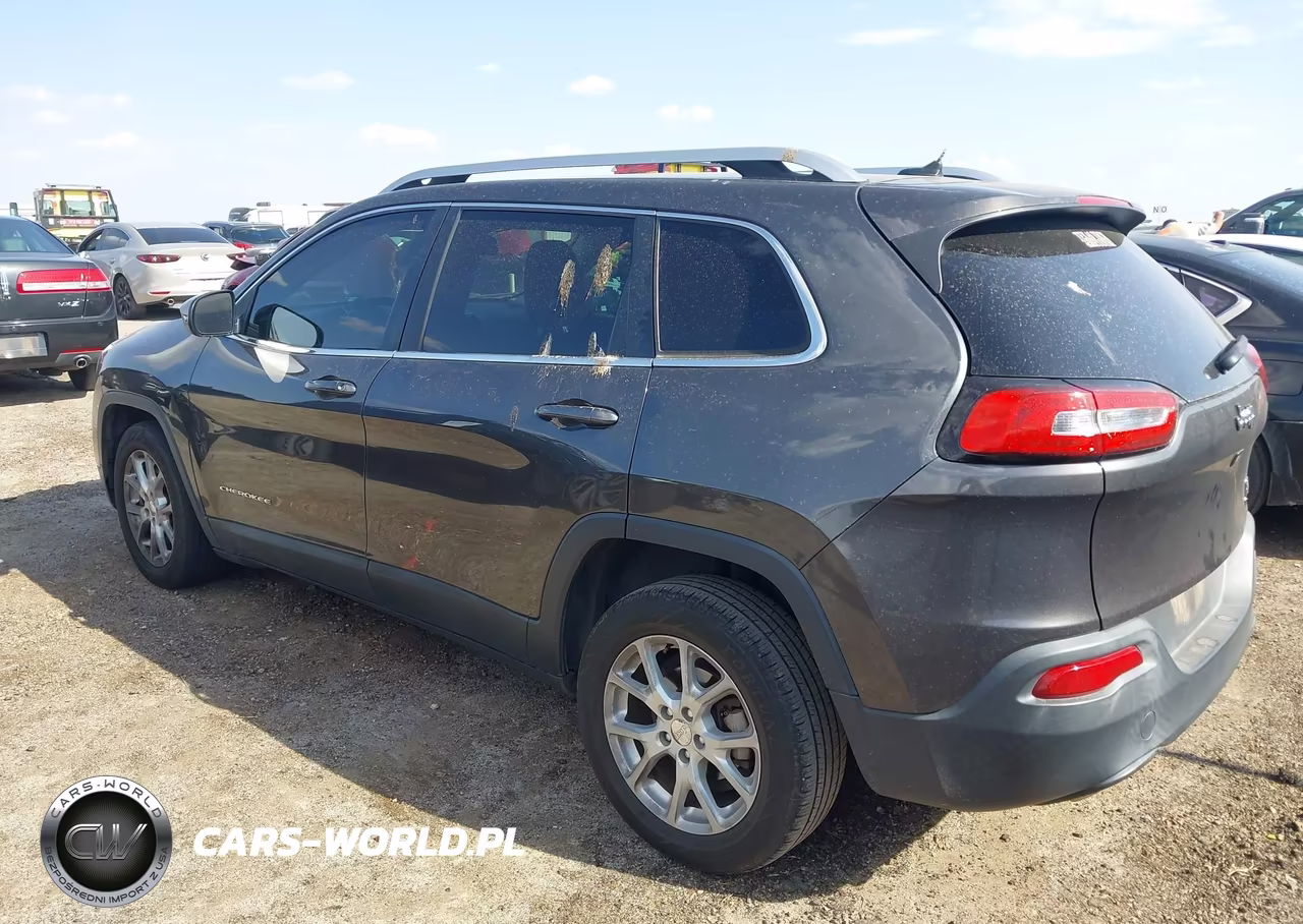 2015 Jeep Cherokee Latitude VIN:1C4PJLCB4FW554061 - 3
