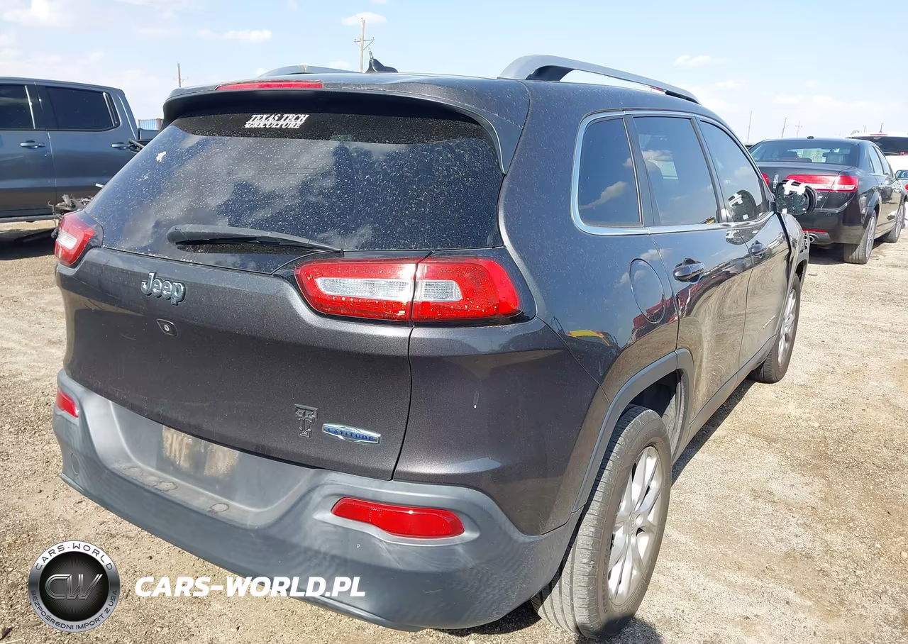 2015 Jeep Cherokee Latitude VIN:1C4PJLCB4FW554061 - 4