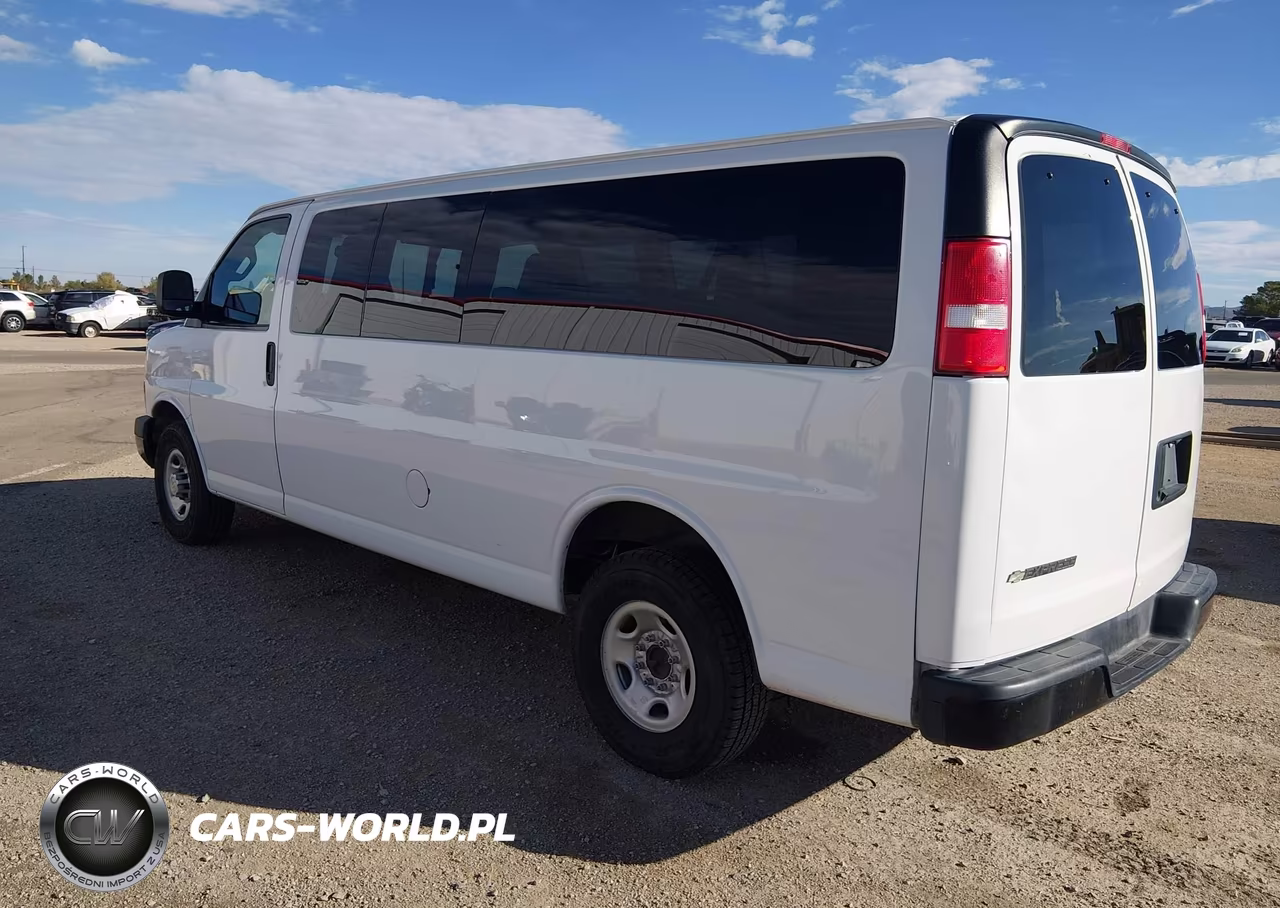 2020 Chevrolet Express Passenger Rwd 3500 Extended Wheelbase Ls VIN:1GAZGNFP2L1258449 - 3