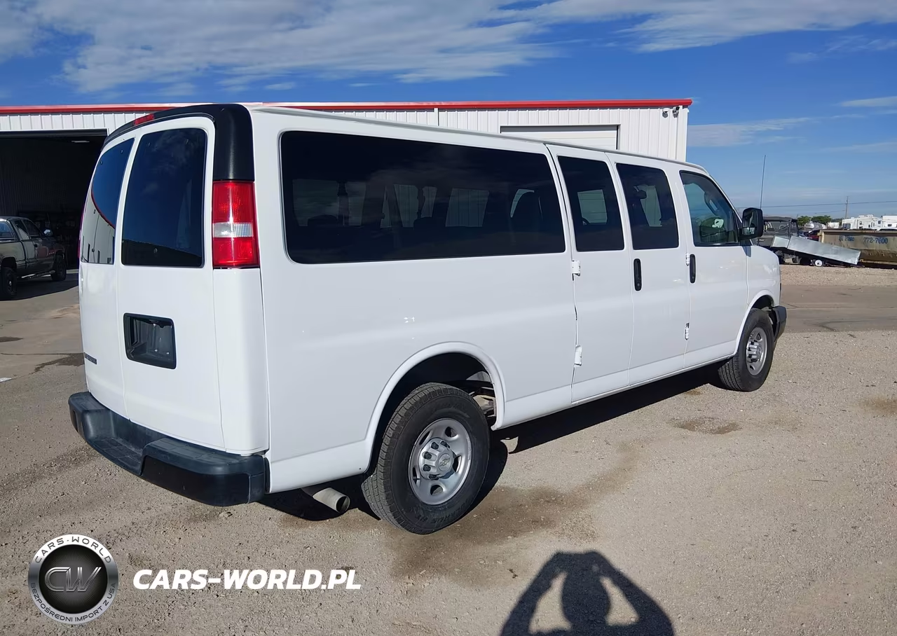 2020 Chevrolet Express Passenger Rwd 3500 Extended Wheelbase Ls VIN:1GAZGNFP2L1258449 - 4